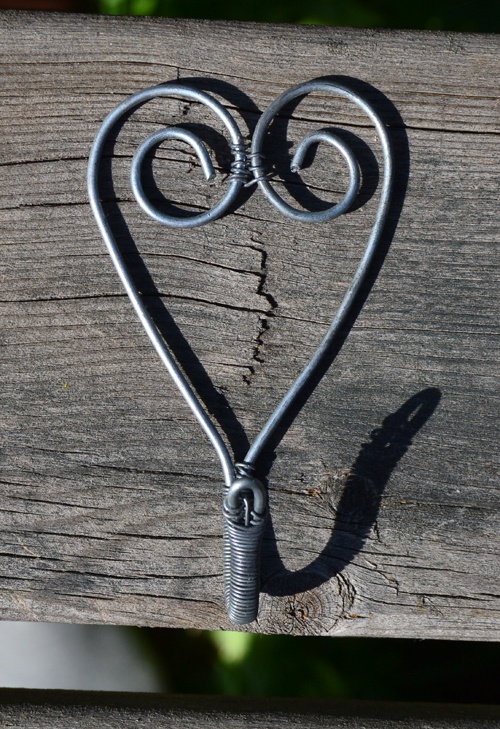 Rustic wire heart